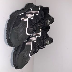 Woman’s Adidas Osweego Sneaker